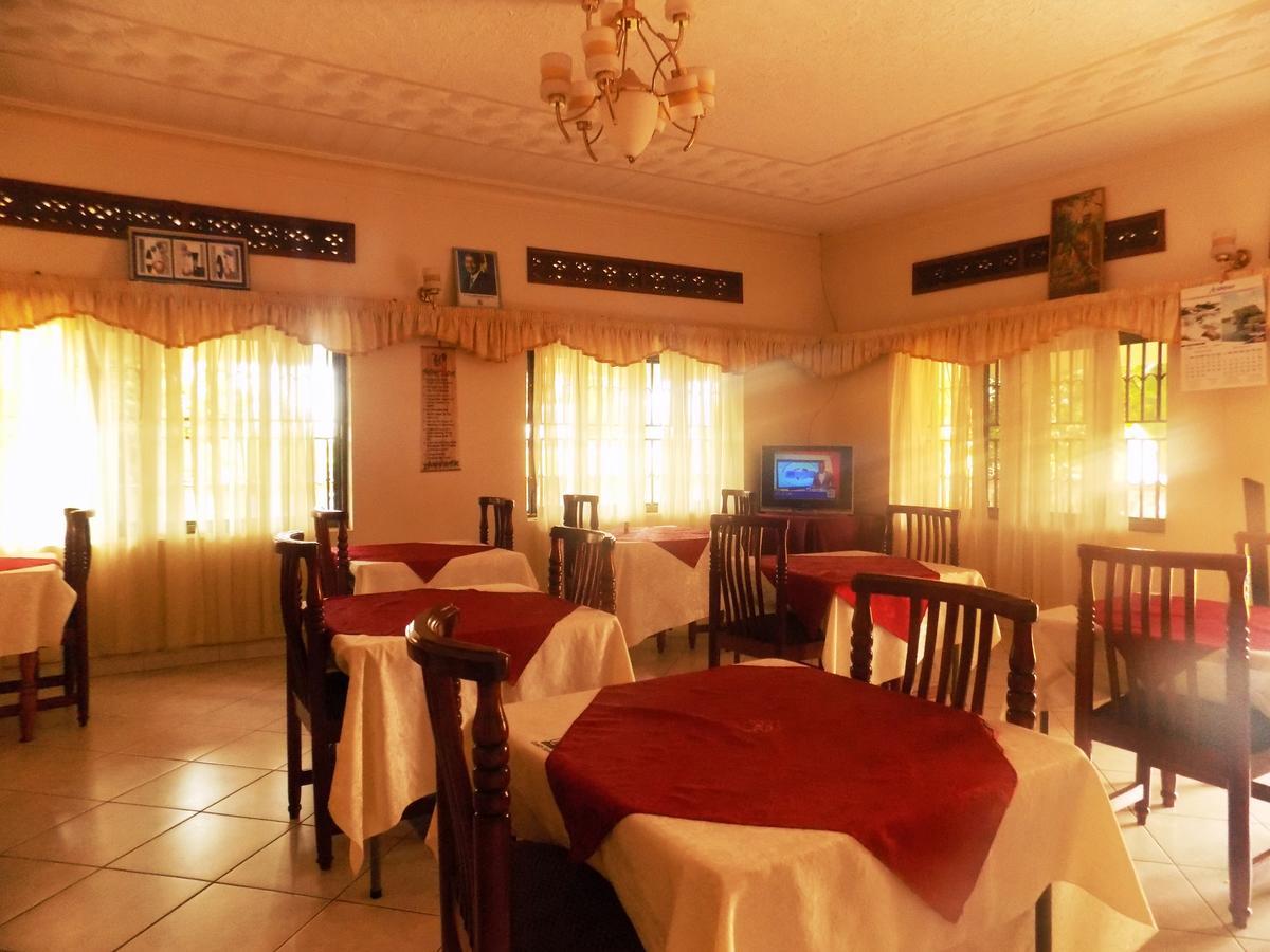 Rhino Motel Mbarara Exteriér fotografie