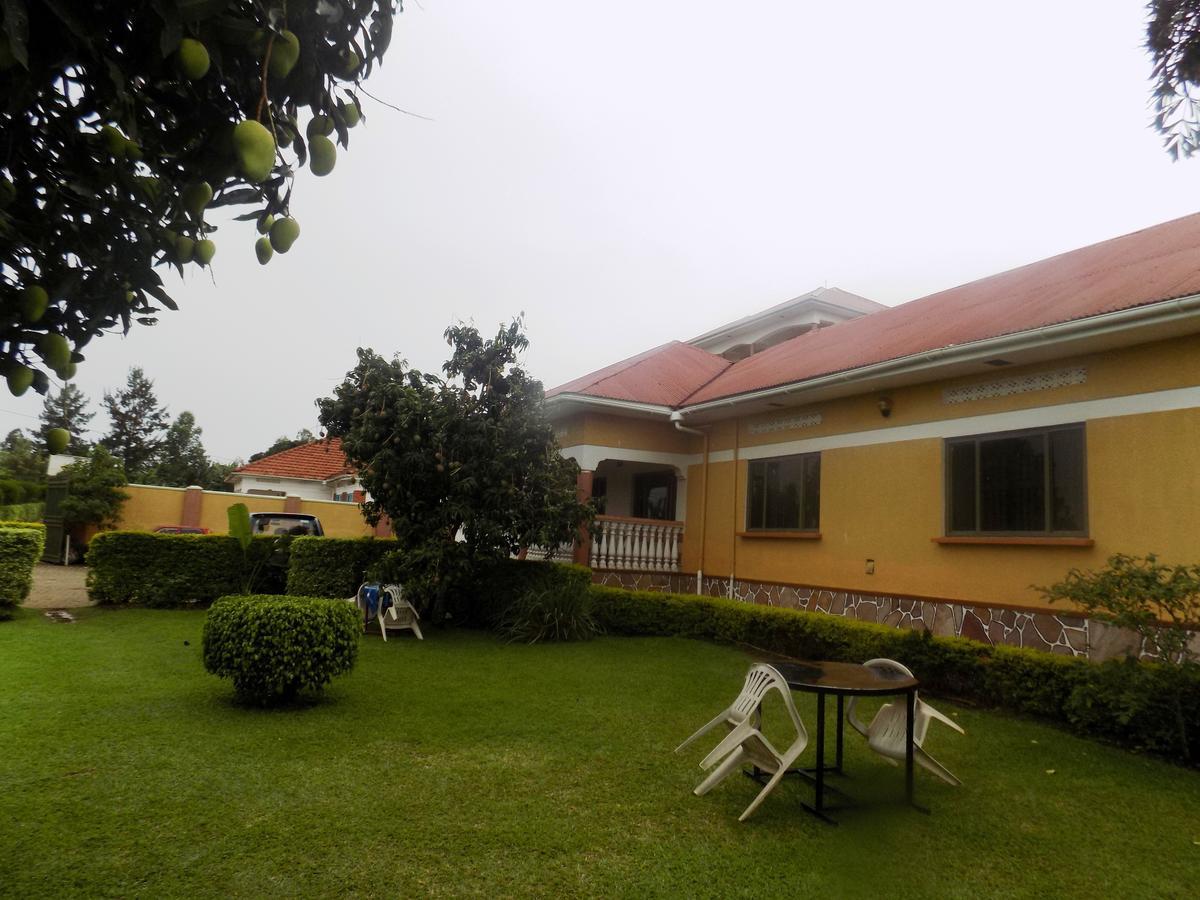 Rhino Motel Mbarara Exteriér fotografie