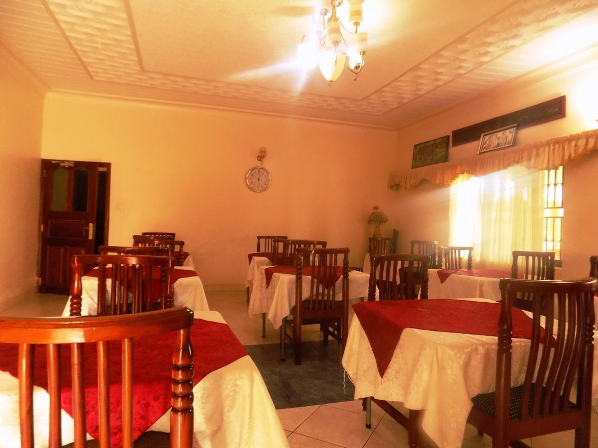 Rhino Motel Mbarara Exteriér fotografie