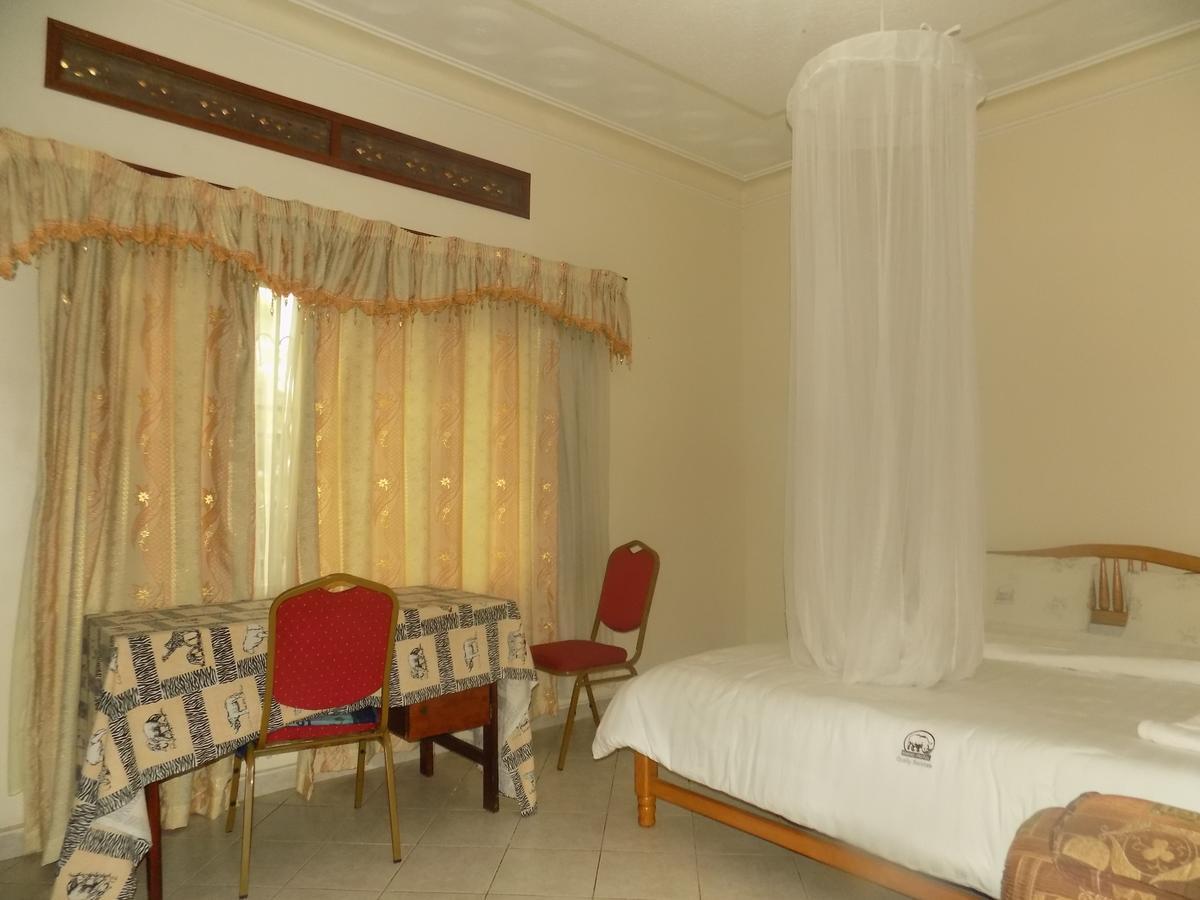 Rhino Motel Mbarara Exteriér fotografie